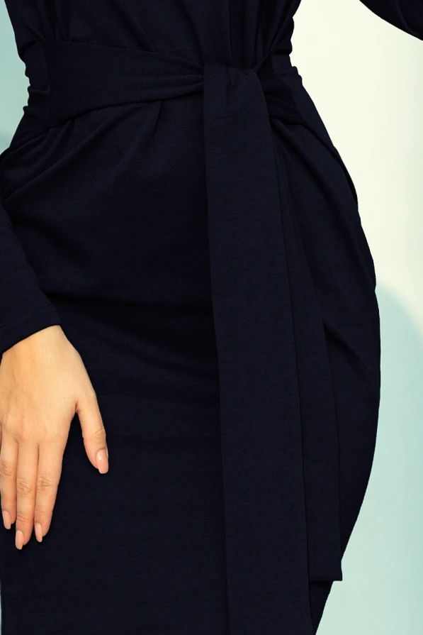 209-4 Kleid mit einem breiten, gebundenen Gürtel - dunkelblau