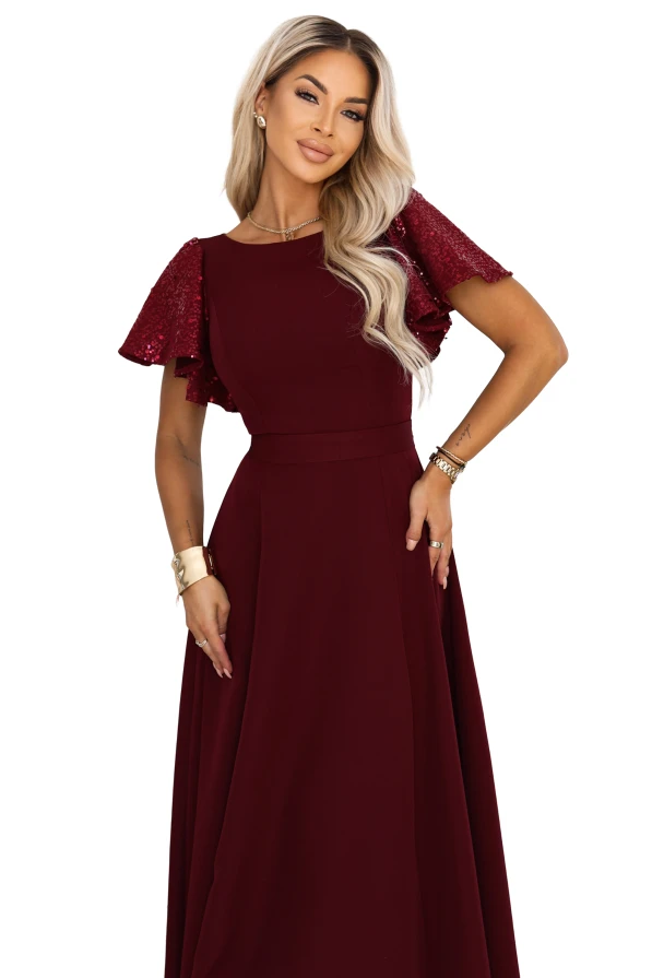 Bordeauxrotes langes Abendkleid Mirella Numoco mit Pailletten-Ärmeln, ausgestelltem Saum und betonter Taille