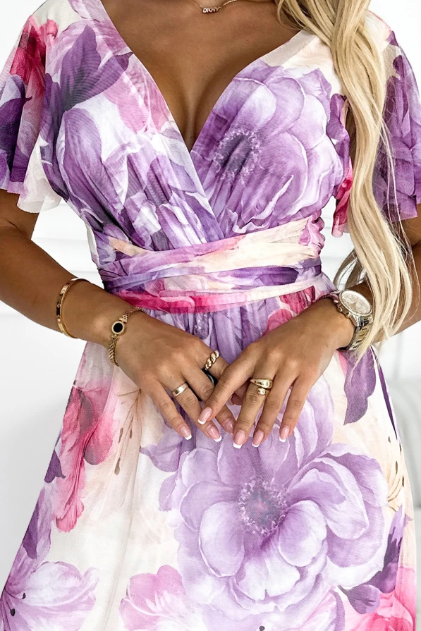489-1 CINZIA Kleid mit Ausschnitt, langem Taillenband und kurzen Ärmeln – lila-rosa große Blumen – Netzstoff