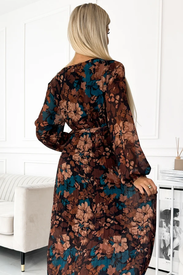 519-2 Langes Kleid aus plissiertem Chiffon mit Ausschnitt, langen Ärmeln und Gürtel - braunblaue Blüten