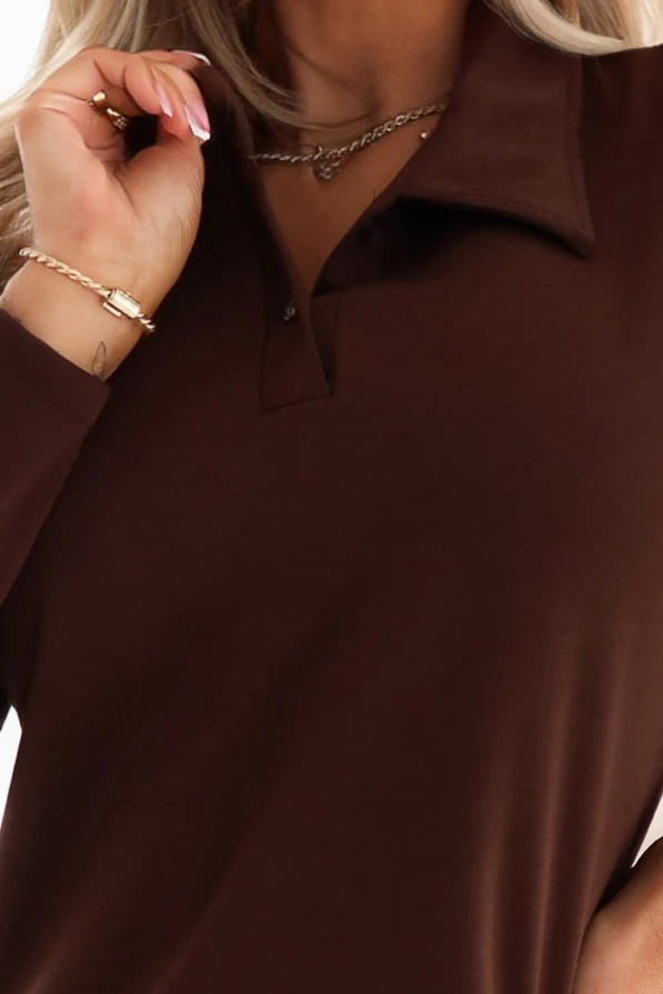 Sukienka midi z kołnierzykiem i wysokim rozcięciem z boku, gładka, długi rękaw – kolor czekoladowy